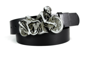 Pasek motocyklowy ELPASSO PM 10 asek męski czarny z klamrą 3D przedstawiającą szkielet jadący na motocyklu.