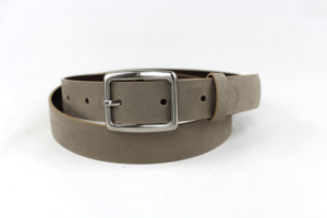 Zamszowy damski pasek szer. 3cm PDZ-20 Solidny pasek w odcieniu popielatym z masywnym zapięciem.