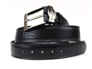 Czarny pasek do JEANSU skóra licowa PMJ 10 Czarny pasek skórzany z tłoczonymi napisami i klasyczną klamrą